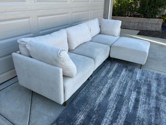 Modern White 4pc Modular Couch + Ottoman
