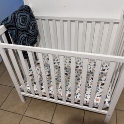 Mini Delta Crib 