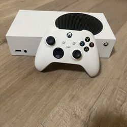 X Box series S. Very Good Condition. Only Used Ones