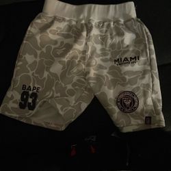 Size M Mami Bape Shorts 