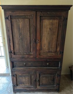 Wood Hutch