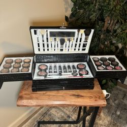 NEW Make-up kit