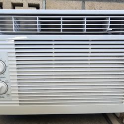 GE 5,000 BTU Mechanical Window Air Conditioner, model ATV05LZW2