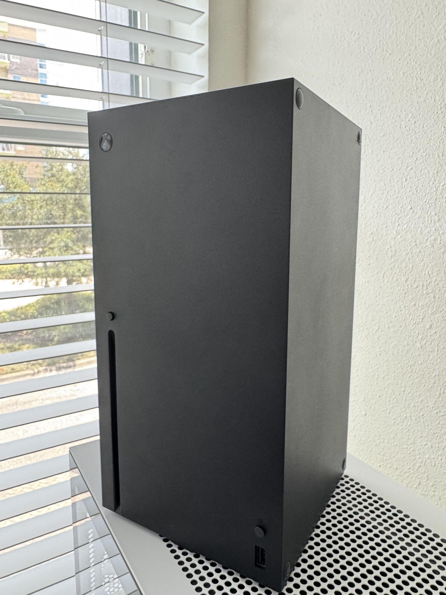 Xbox Series X 1TB Disc Version
