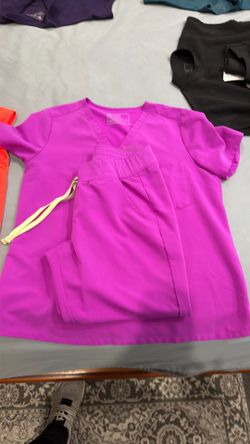 Figs scrubs