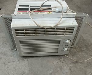 GE 5,000 BTU 115V Window Air Conditioner