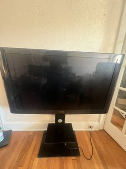 Samsung Tv & Tv Stand 