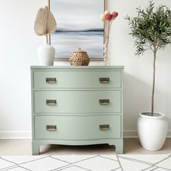 💚 Hepplewhite Solid Mahogany Vintage Dresser 💚