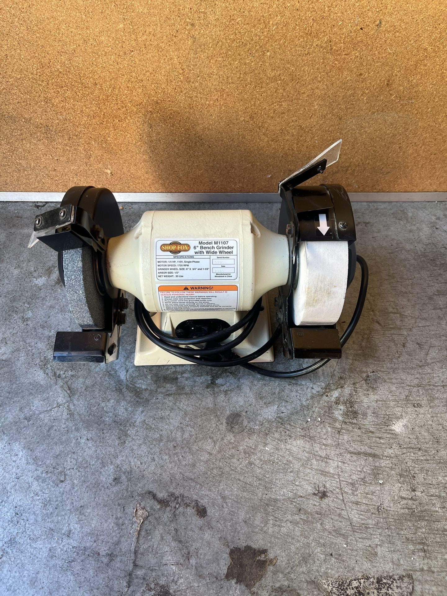Shop Fox 6-in Bench grinder