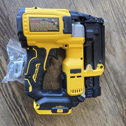 Dewalt ATOMIC 20V MAX Lithium Ion Cordless 23 Gauge Pin Nailer Tool Only