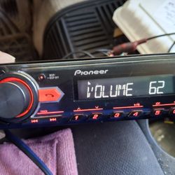 STEREO PIONEER AUX USB BLUETOOTH GOOD CONDICIÓN ABLO ESPAÑOL 