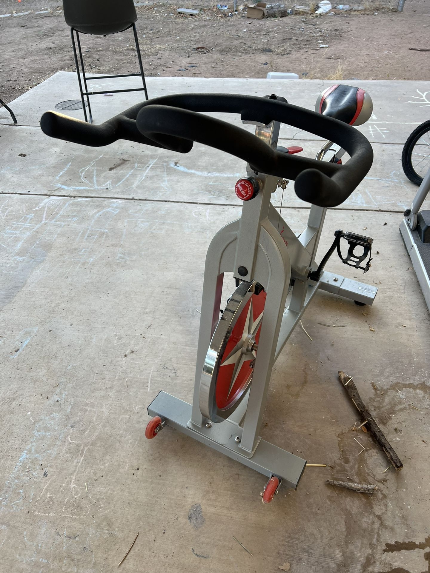 Sunny Health & Fitness ACTIVE Series Smart Exercise Bike with SunnyFit App Connection