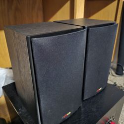 Polk Audio T15 Speakers