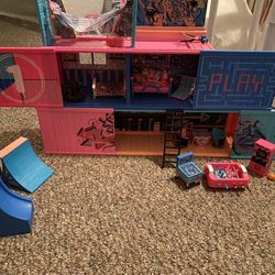 LOL Doll House