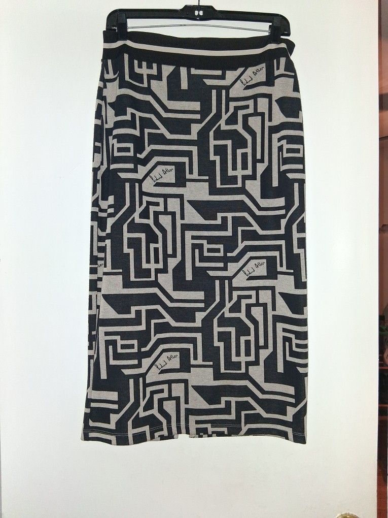 Black and Bige Skirt By: Richard Allen × H&M