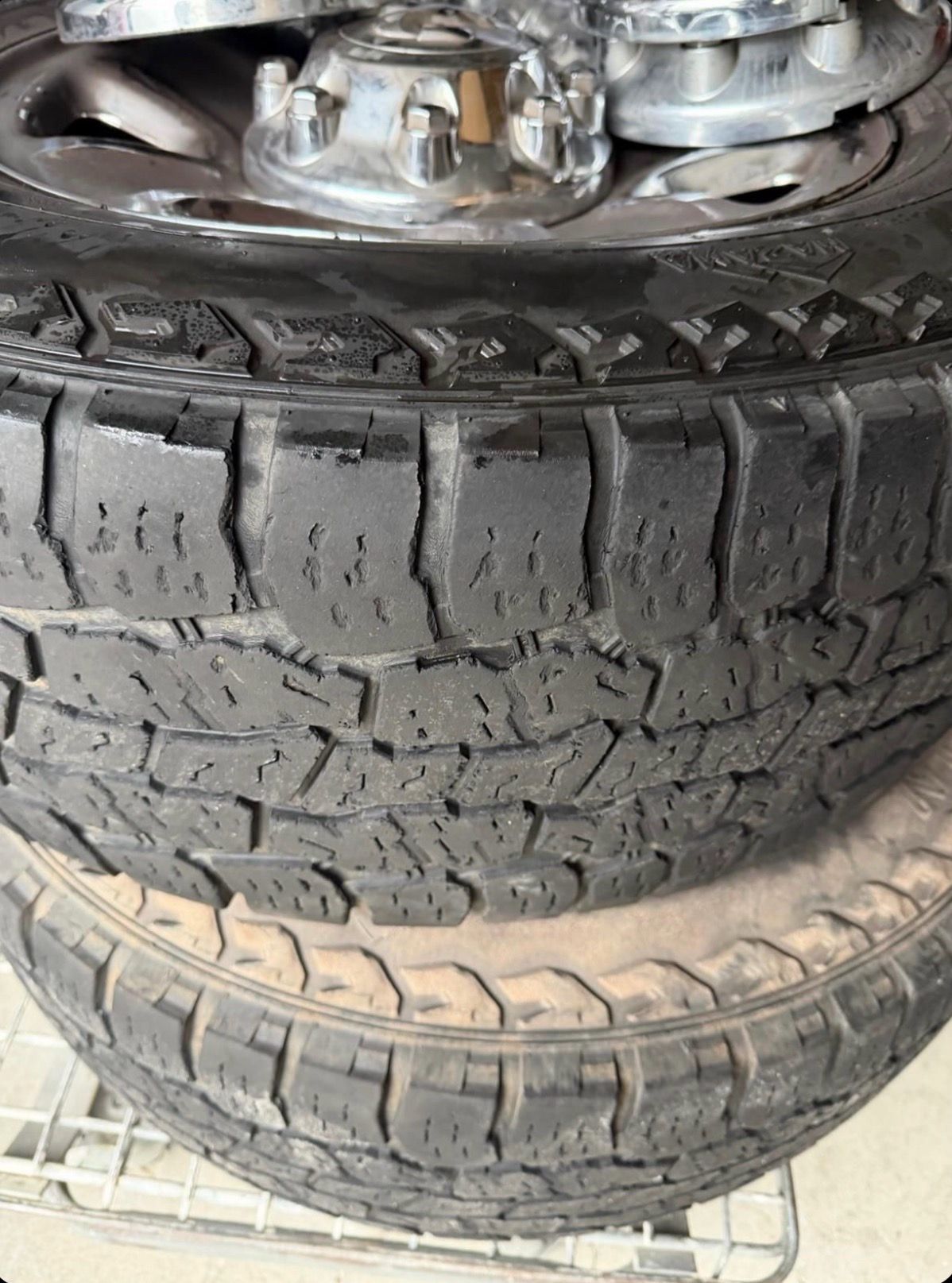 Size: LT275/65R18