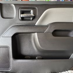2017 GMC Sierra Front Door Panels In Great Condition