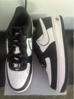 Nike Air Force One Size: 6Y - 7.5W