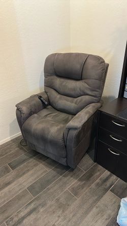 Lift chair very good condition