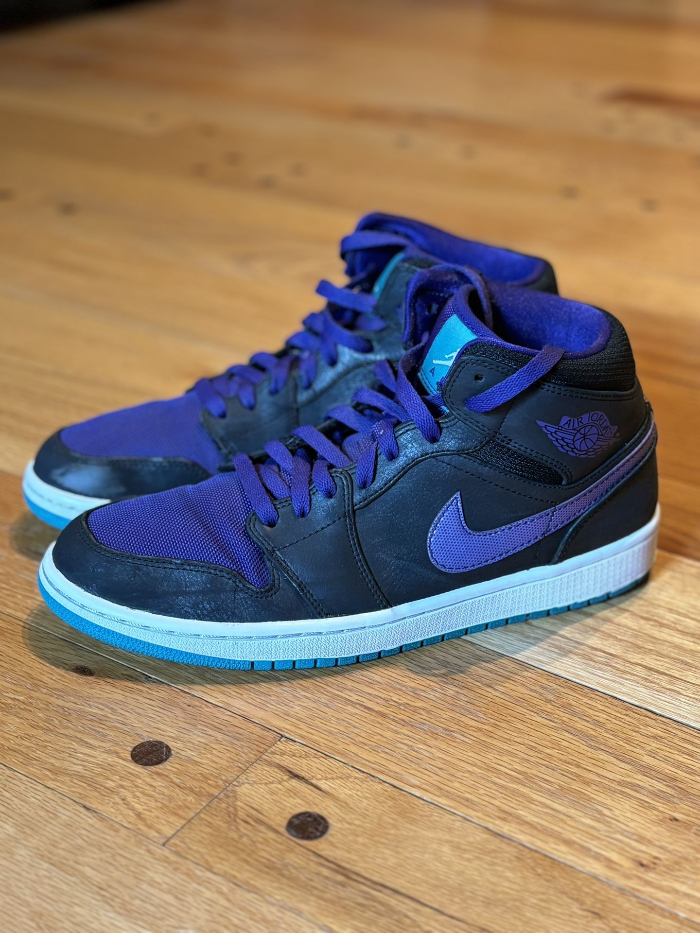 Jordan 1 Mid Grape Size 10.5