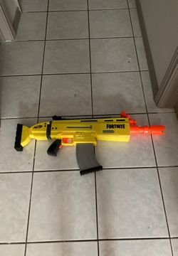 Fortnite Nerf scar