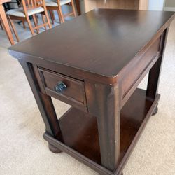 2 Night Stands