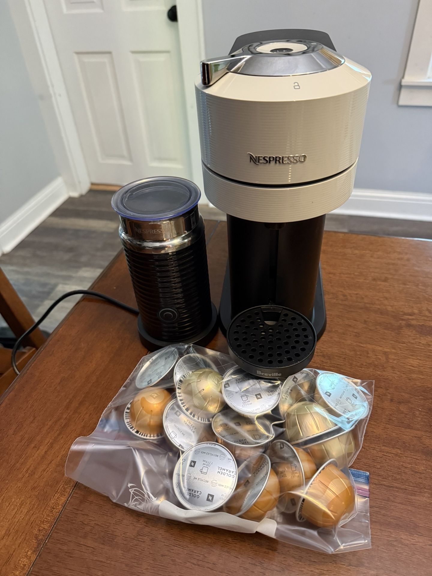 Nespresso Vertuo Next + Aeroccino3 Milk Frother