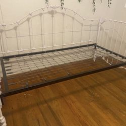 Twin Daybed 