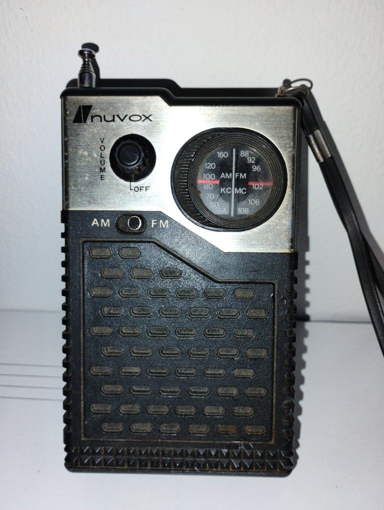 Vintage Transistor Radio Nuvox