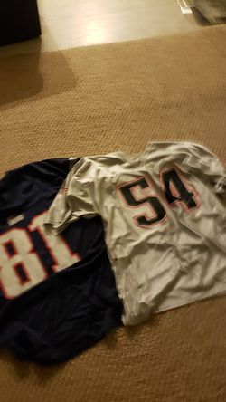 Two Patriots jerseys bruschi Moss