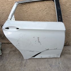 Right-rear door for 2022 Honda Clarity