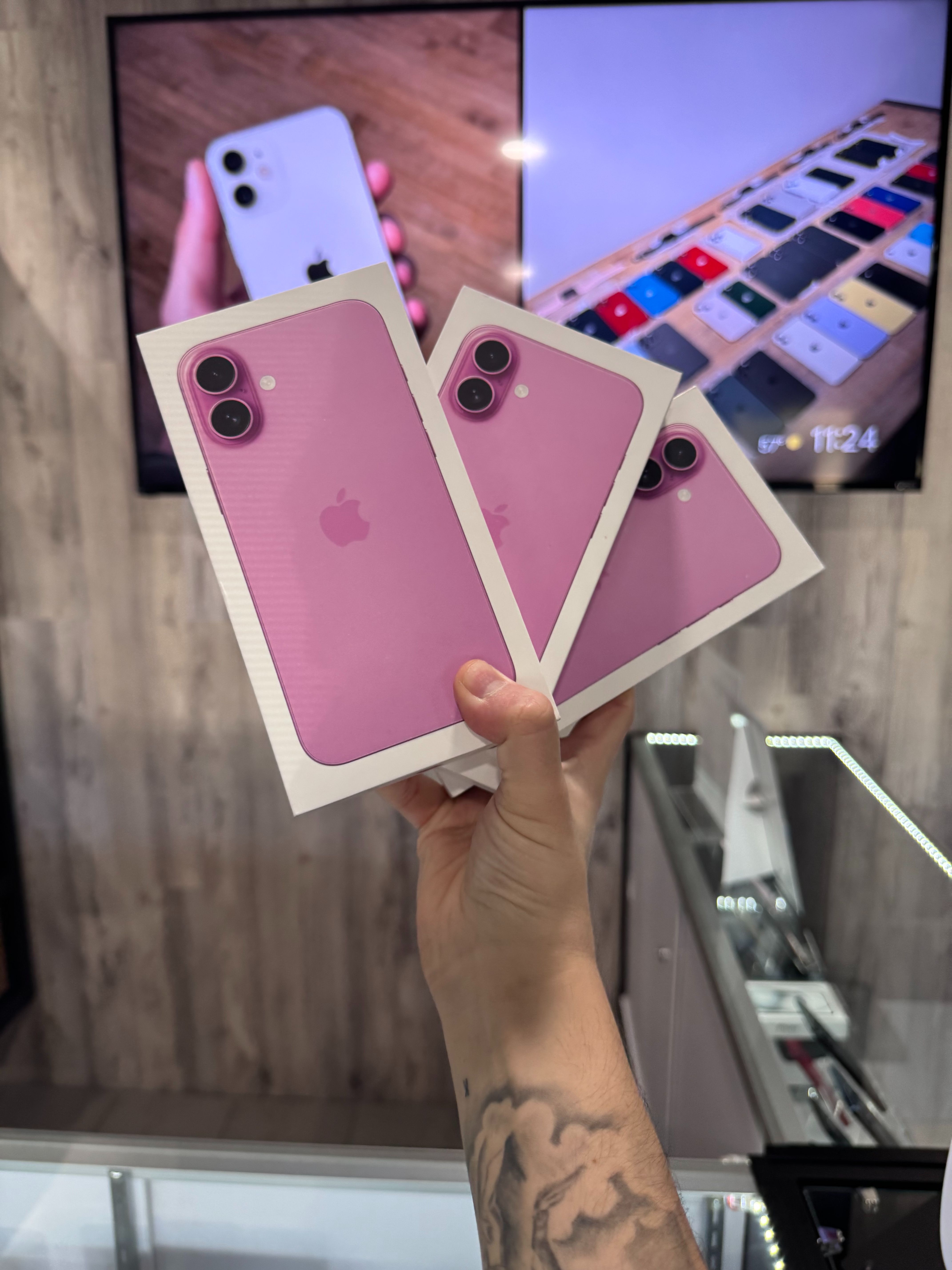 Apple iPhone 16 Plus 128 GB - Pink (Unlocked) + Warranty