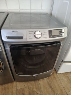 Maytag frond load washer super capacity In Excellent Working Condition
