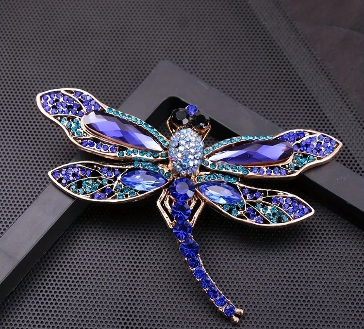 STUNNING DRAGONFLY PIN/BROOCH