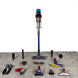 Dyson Gen5 Outsize Cordless Vacuum Cleaner w/ all accessories