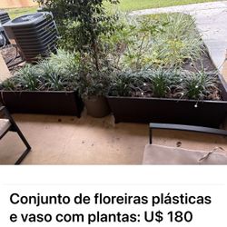 Conjunto de 2 Floreiras E Vaso