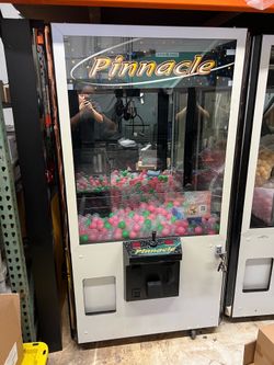 Pinnacle 42” claw machine