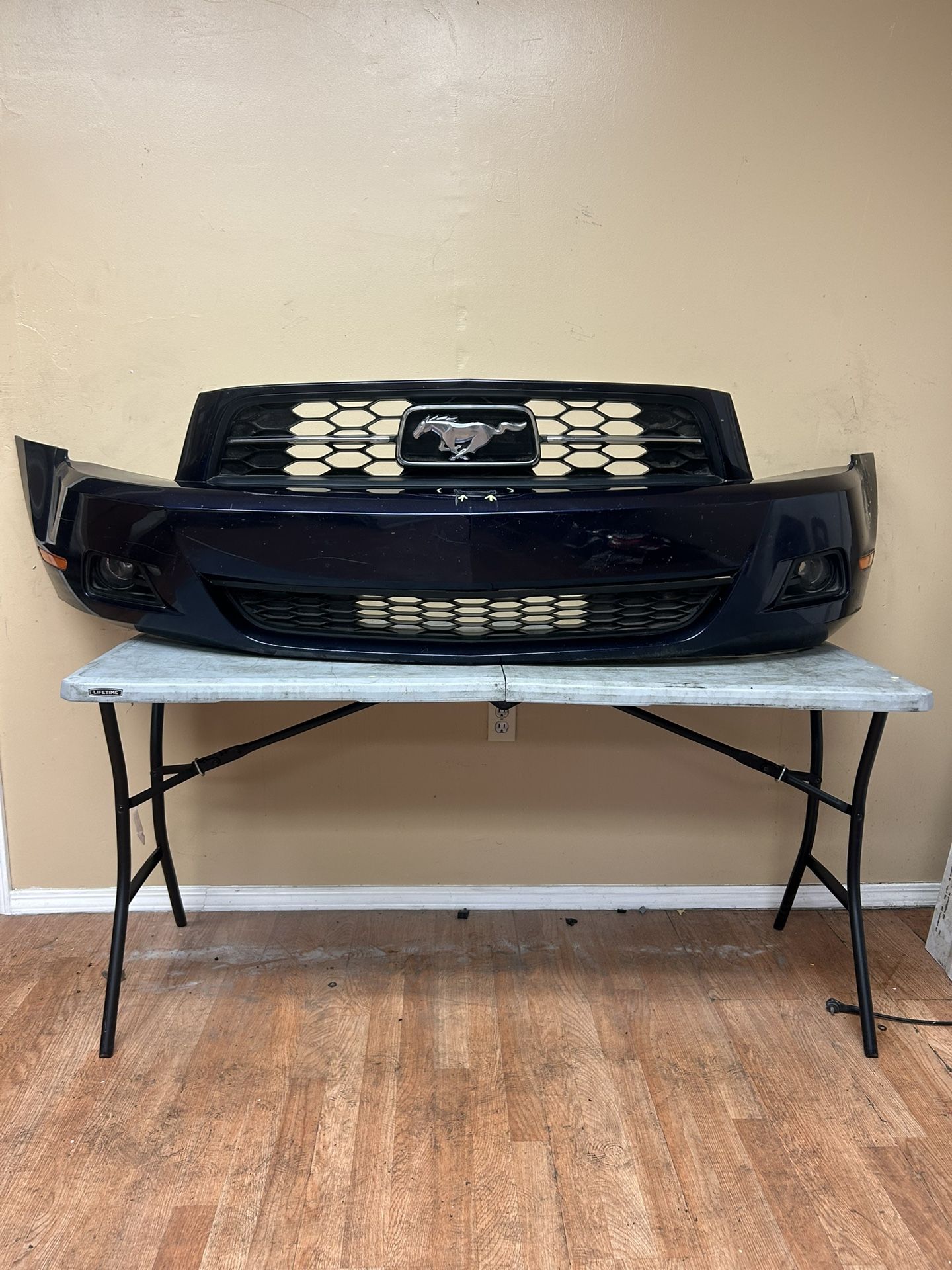 2010 2011 2012 Ford Mustang Front Bumper Cover With Grille And Fog Lights Oem