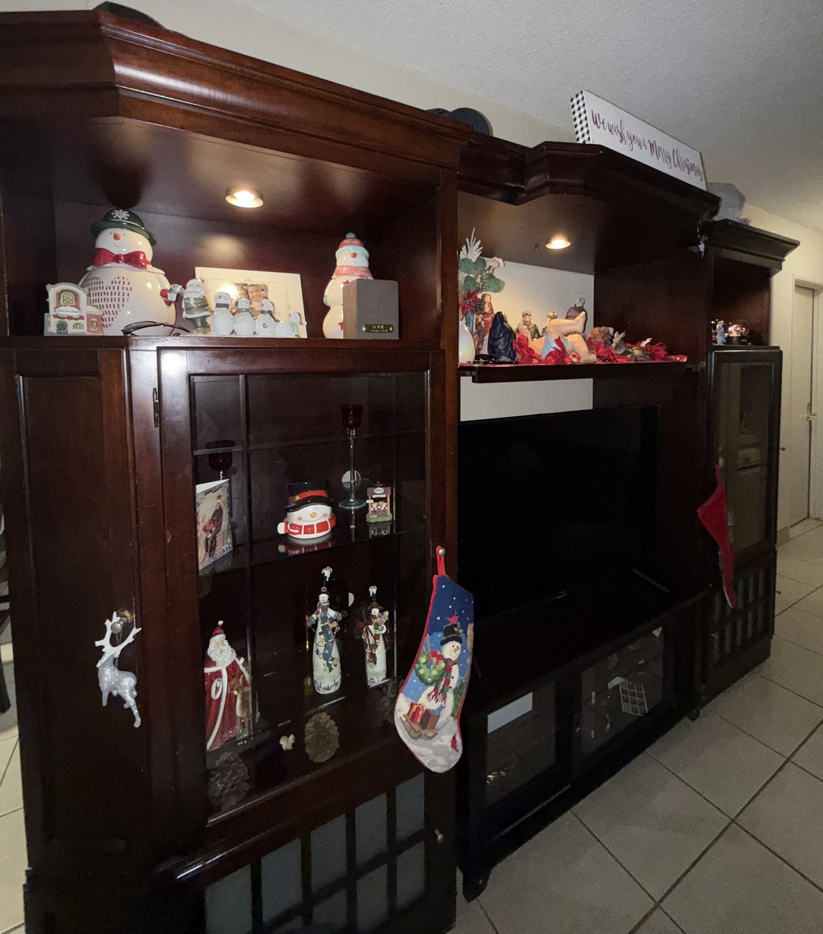 , Entertainment centerpiece Free