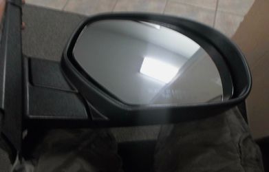 Chevy Silverado 1500 outside mirror & glass assembly 2007 to 2013