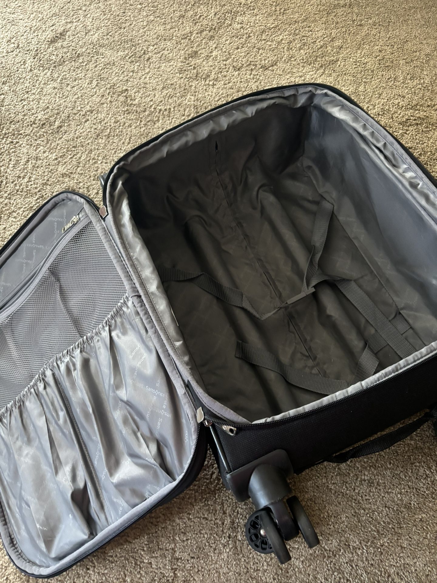 Black. Samsonite. Carry On Luggage, Expandable