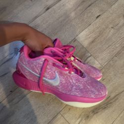 Nike Mens 12 Lebron XXI 21 The World is Your Oyster Pink Basketball Shoes