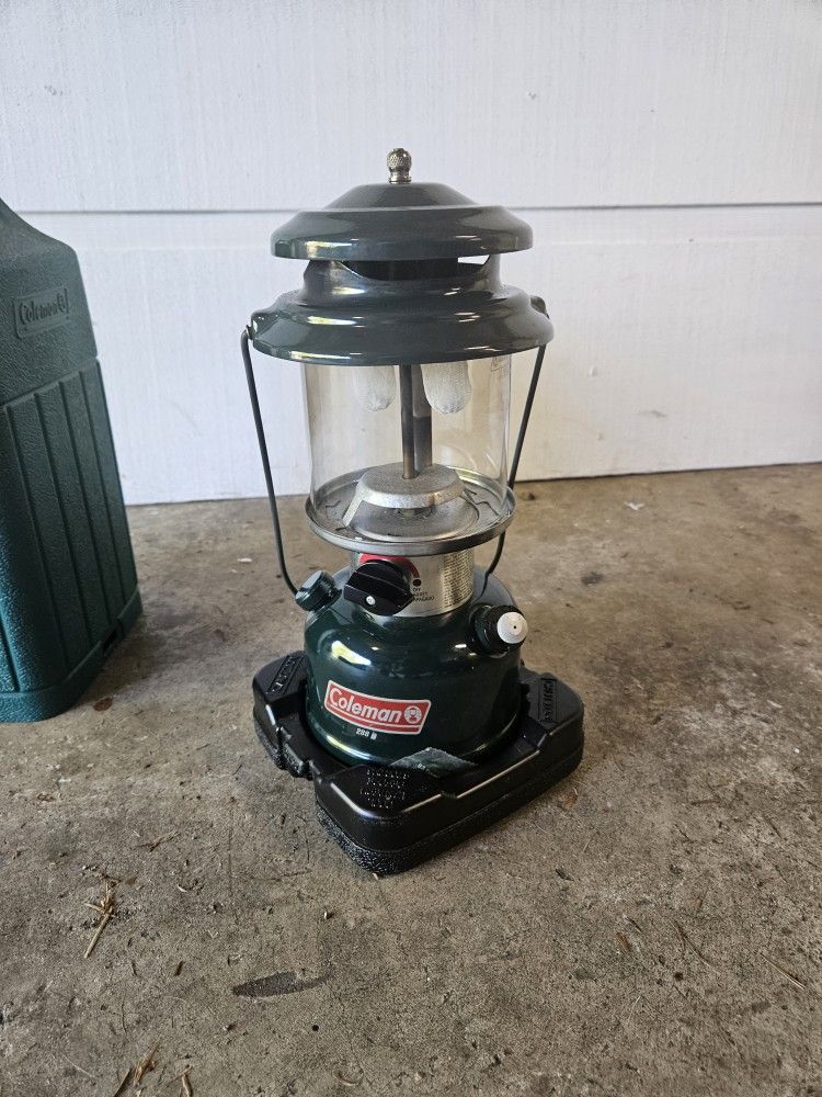 Coleman Lantern NEW