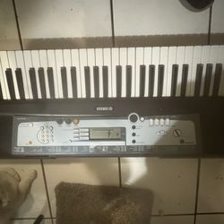 Yamaha PSR-E213