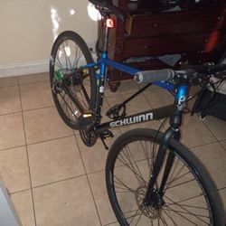 A Schwinn Volar 1500