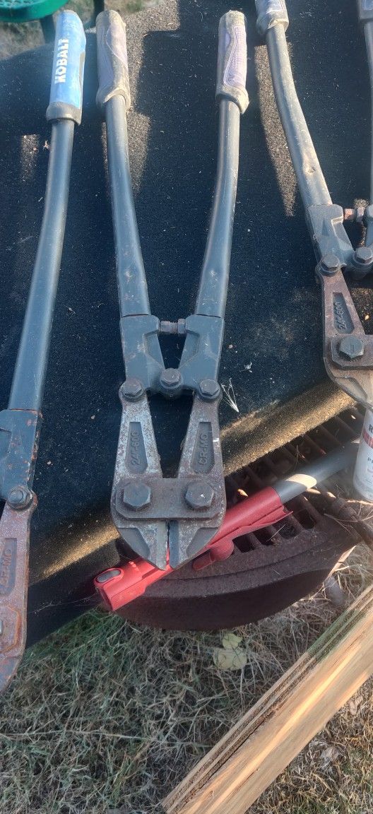 BOLT CUTTERS