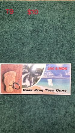 Hook ring toss game