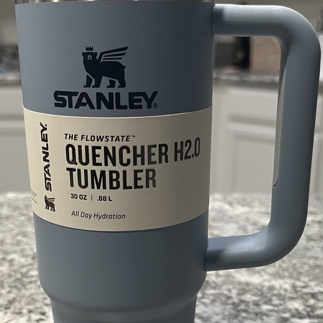 Stanley 30oz Quencher H2.0 FlowState Tumbler - Camelia for Sale in Buckeye,  AZ - OfferUp