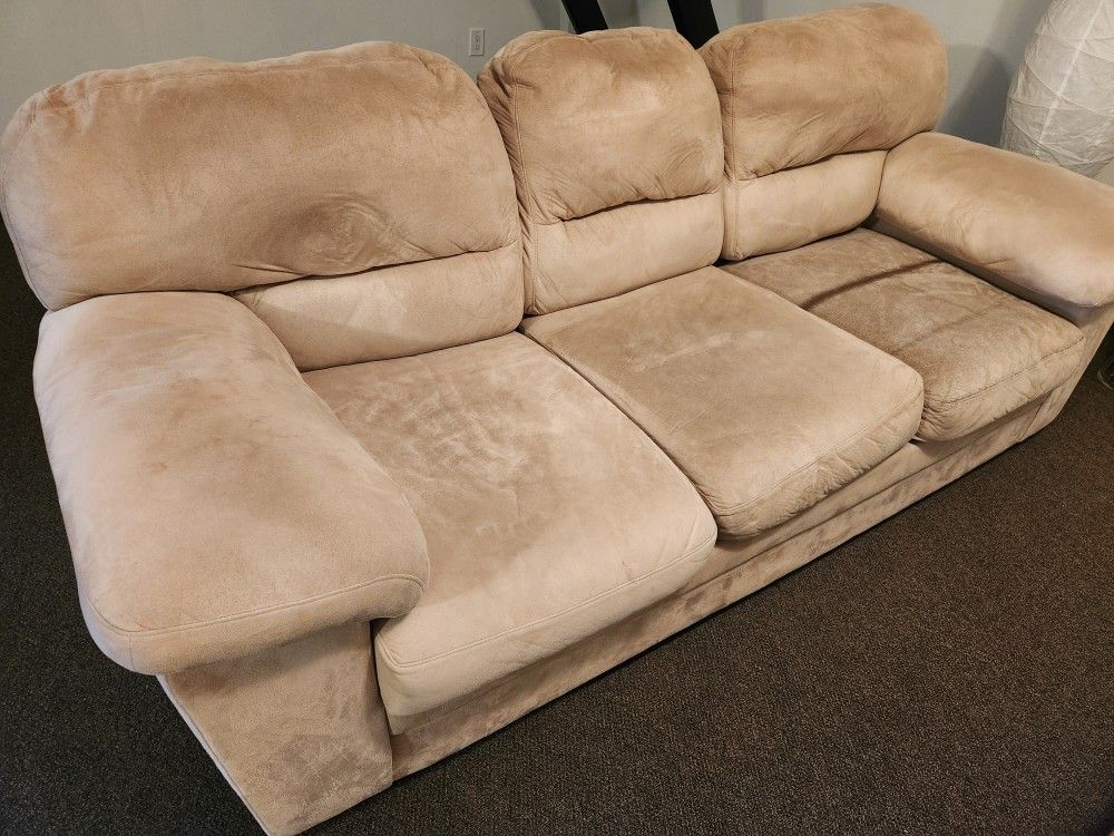 Free Couch From Non-Smoking and Pets Free House