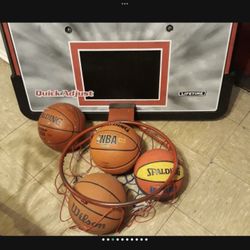 Basketball Hoop And 4 Basket Balls 